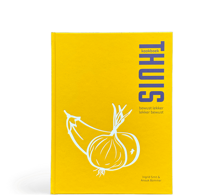 Cover van het kookboek ‘THUIS’ met gele achtergrond en illustratie – voorbeeld van een kookboek dat de auteurs via Codex succesvol zelf uitgegeven hebben